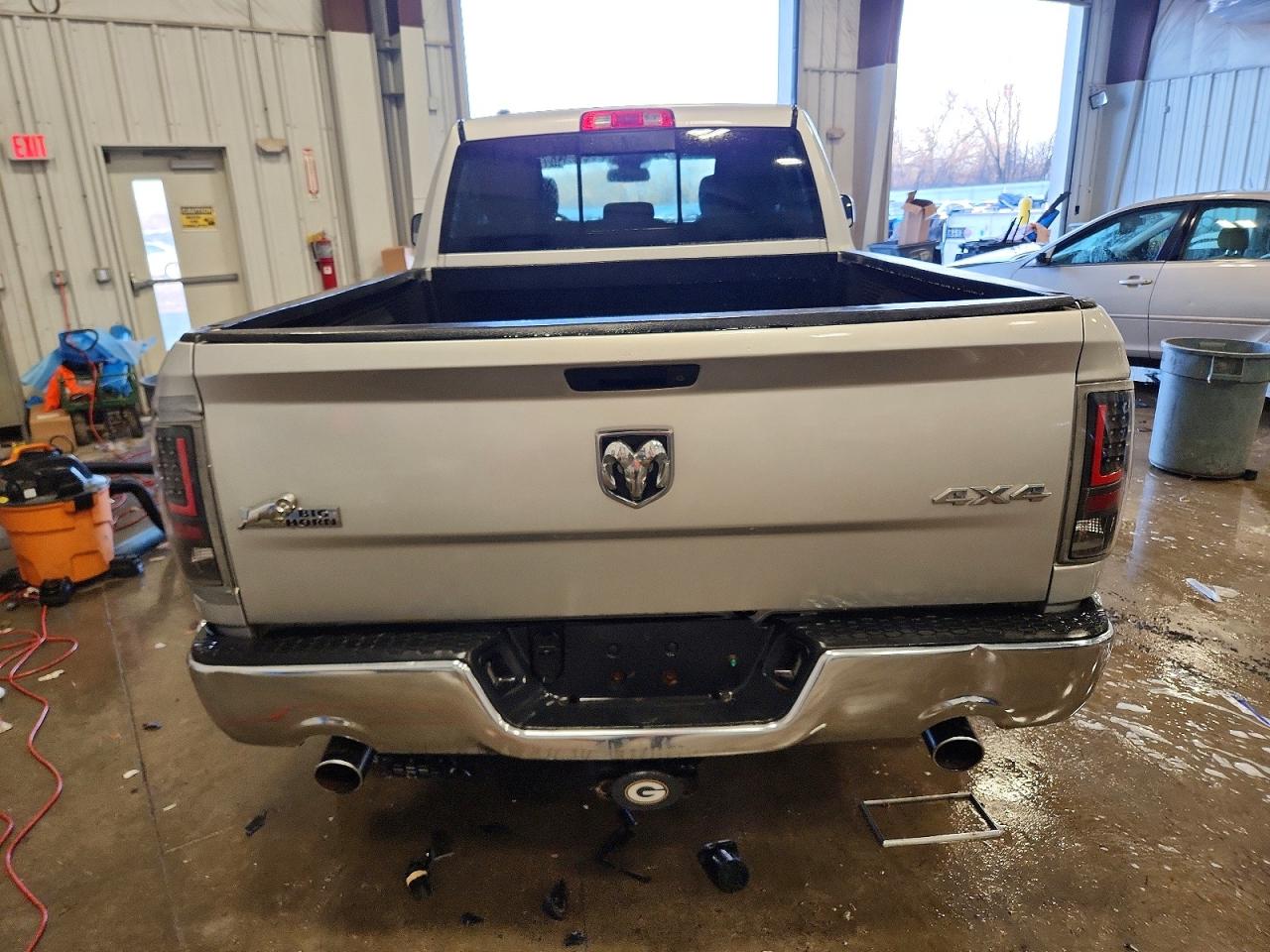 2014 RAM 1500 SLT photo 16