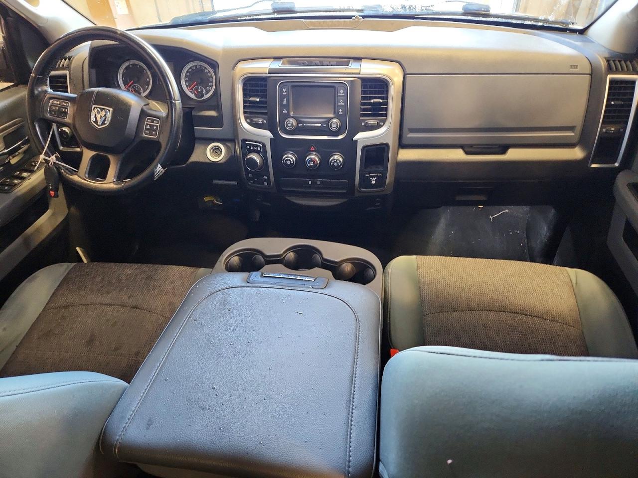 2014 RAM 1500 SLT photo 22