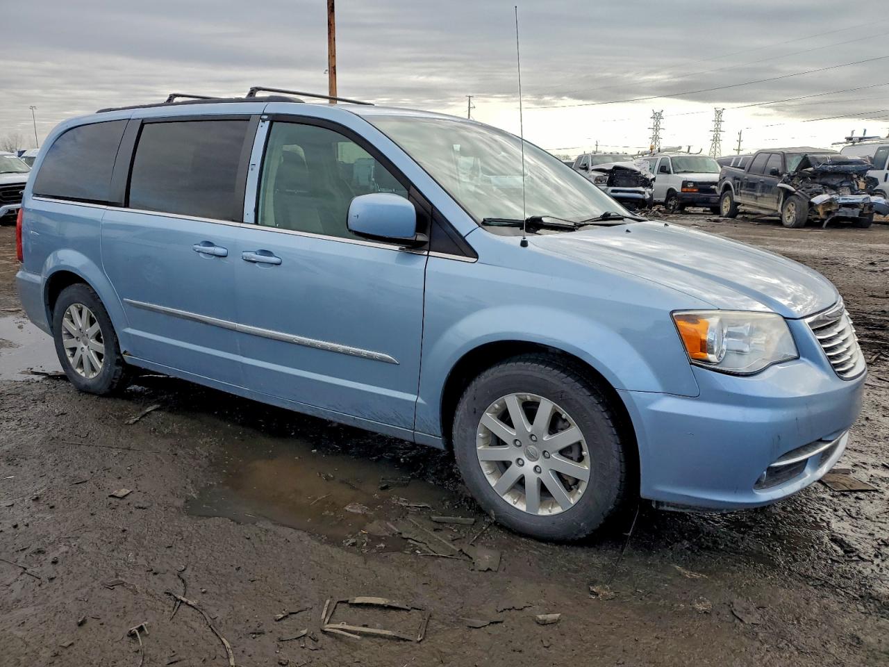 2013 CHRYSLER TOWN & COUNTRY TOURING photo 4