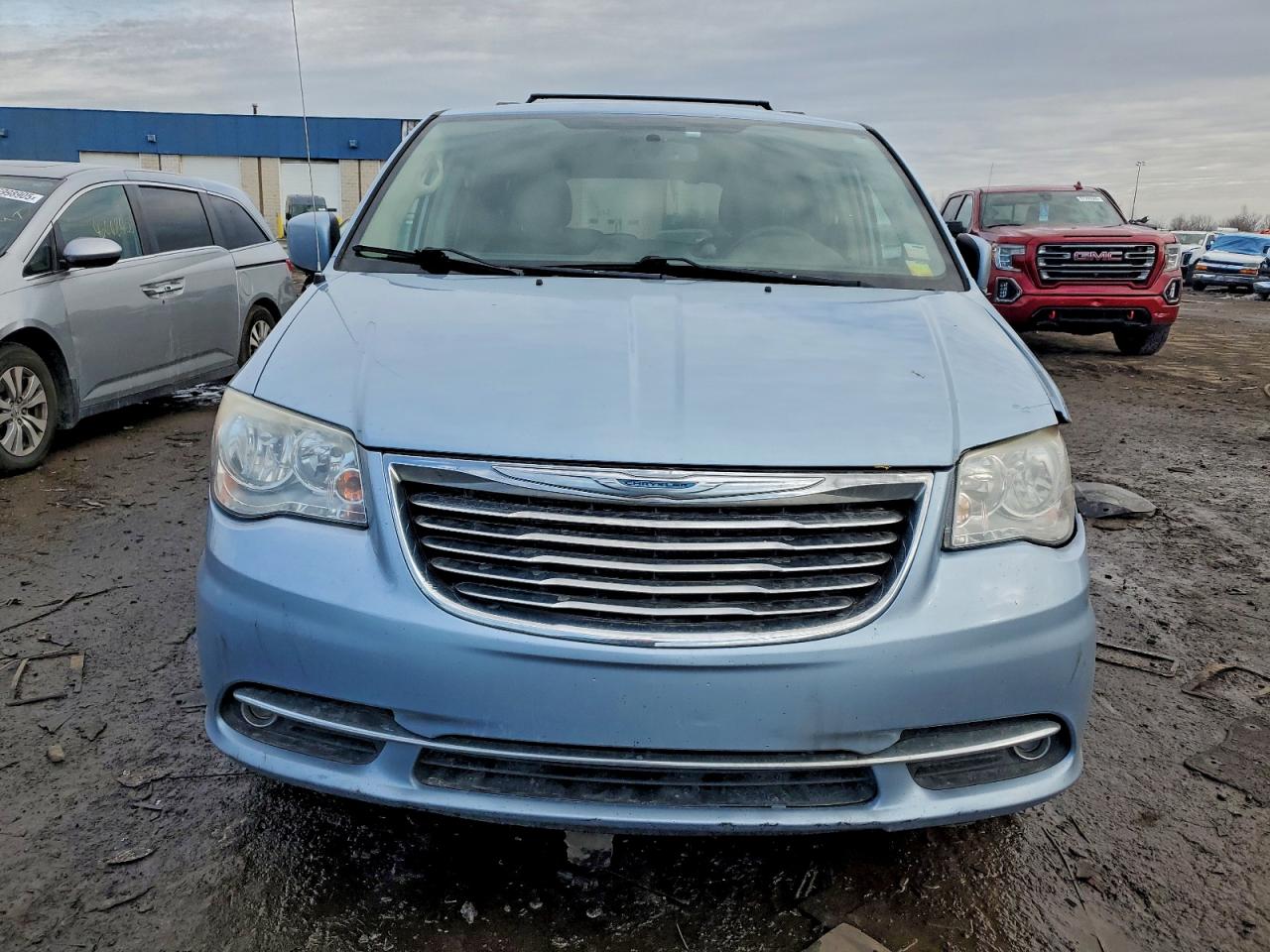 2013 CHRYSLER TOWN & COUNTRY TOURING photo 5