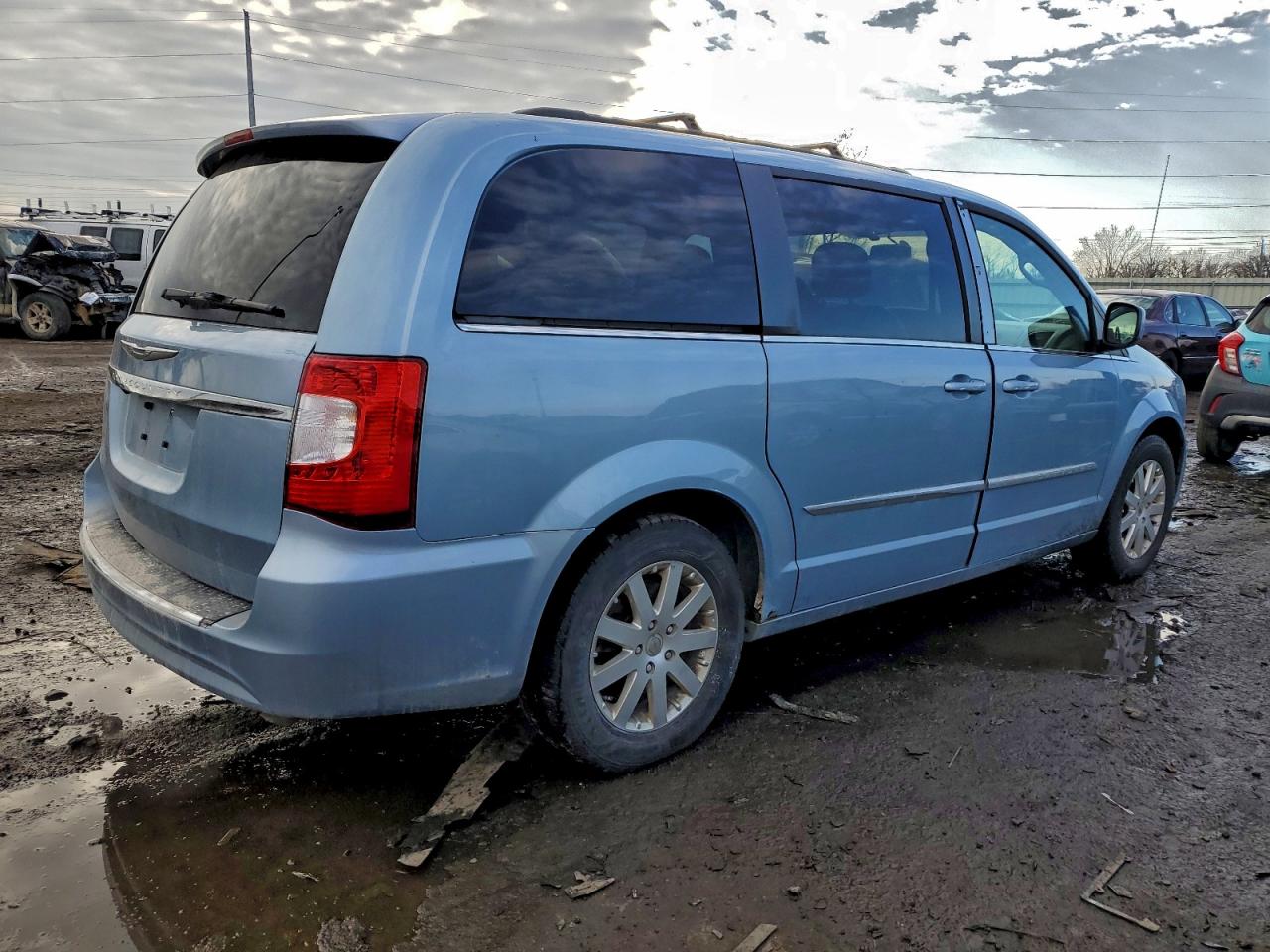 2013 CHRYSLER TOWN & COUNTRY TOURING photo 3
