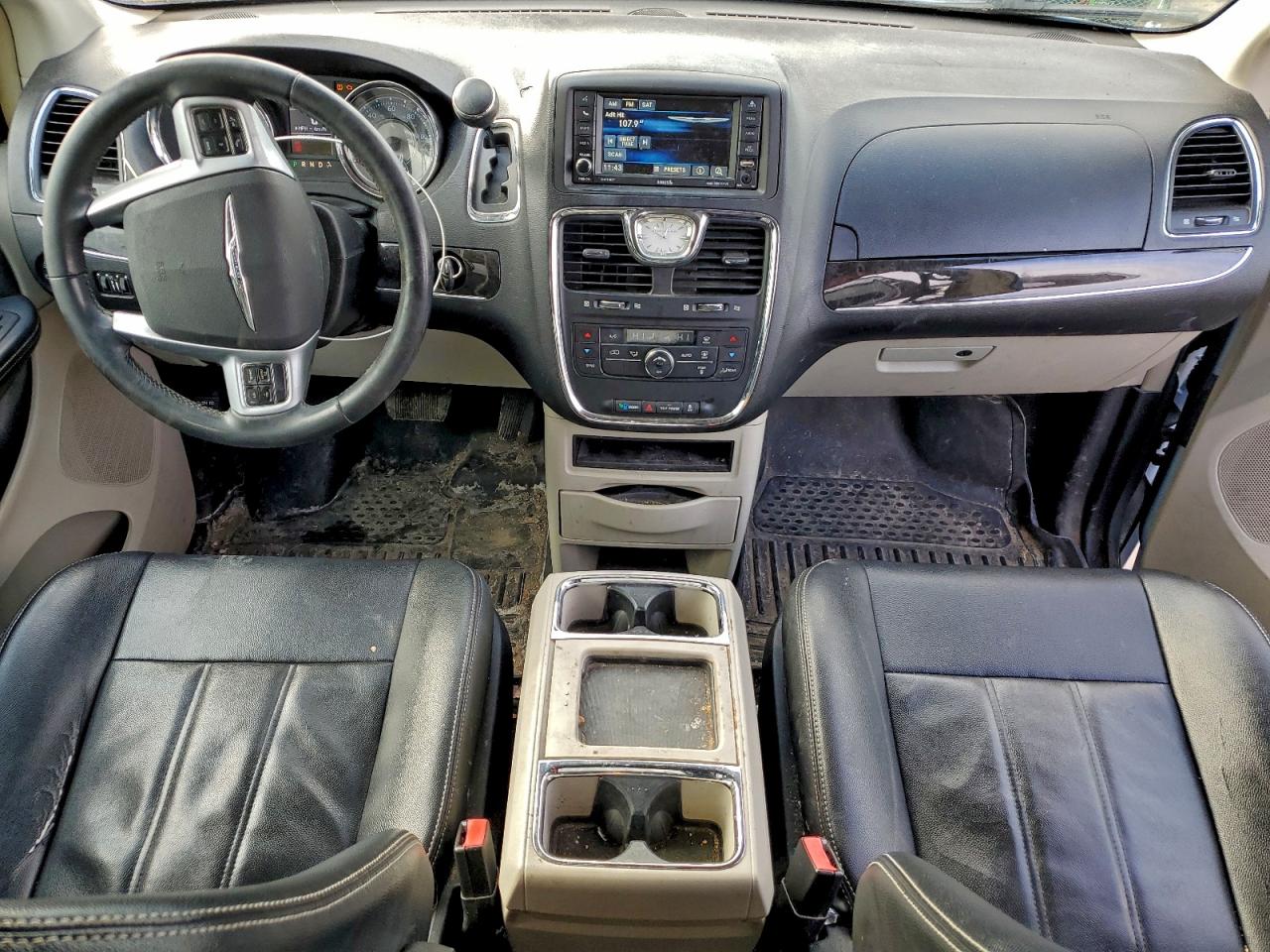 2013 CHRYSLER TOWN & COUNTRY TOURING photo 8