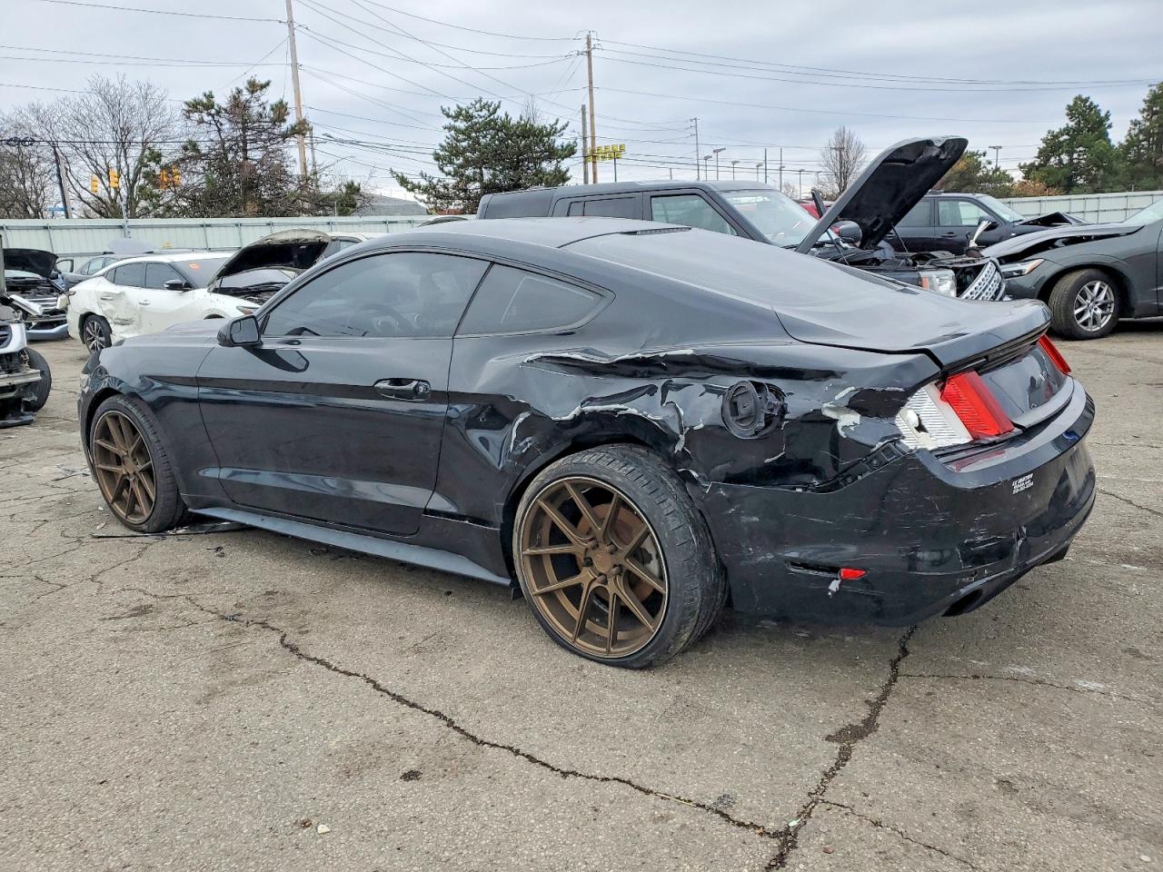 2016 FORD MUSTANG photo 2