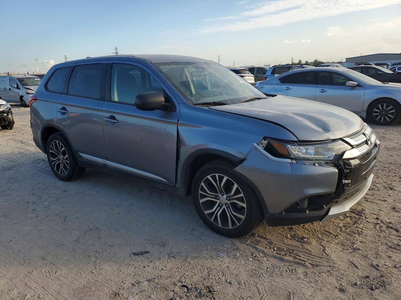 2018 MITSUBISHI OUTLANDER SE photo 4