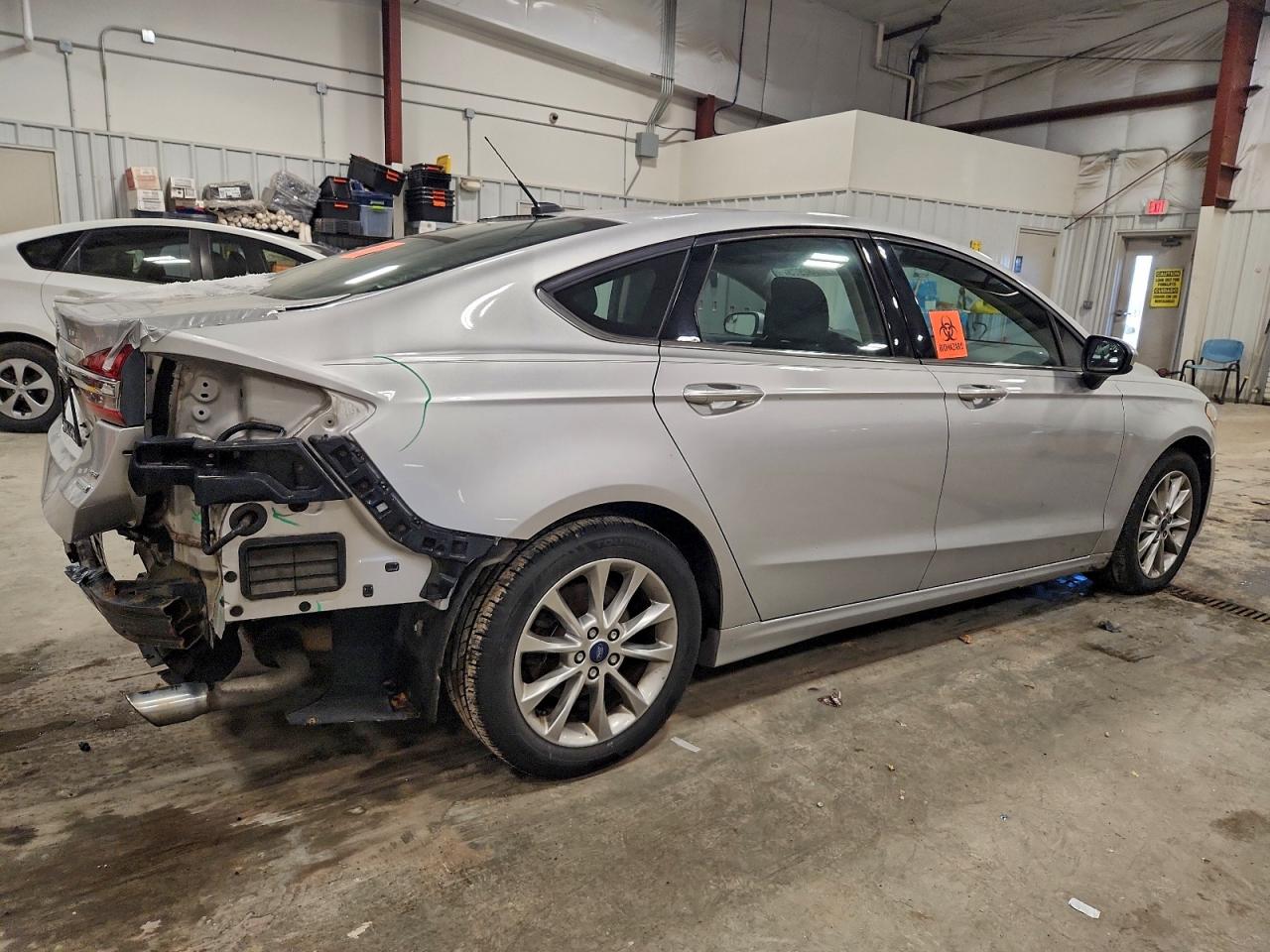 2017 FORD FUSION SE photo 3