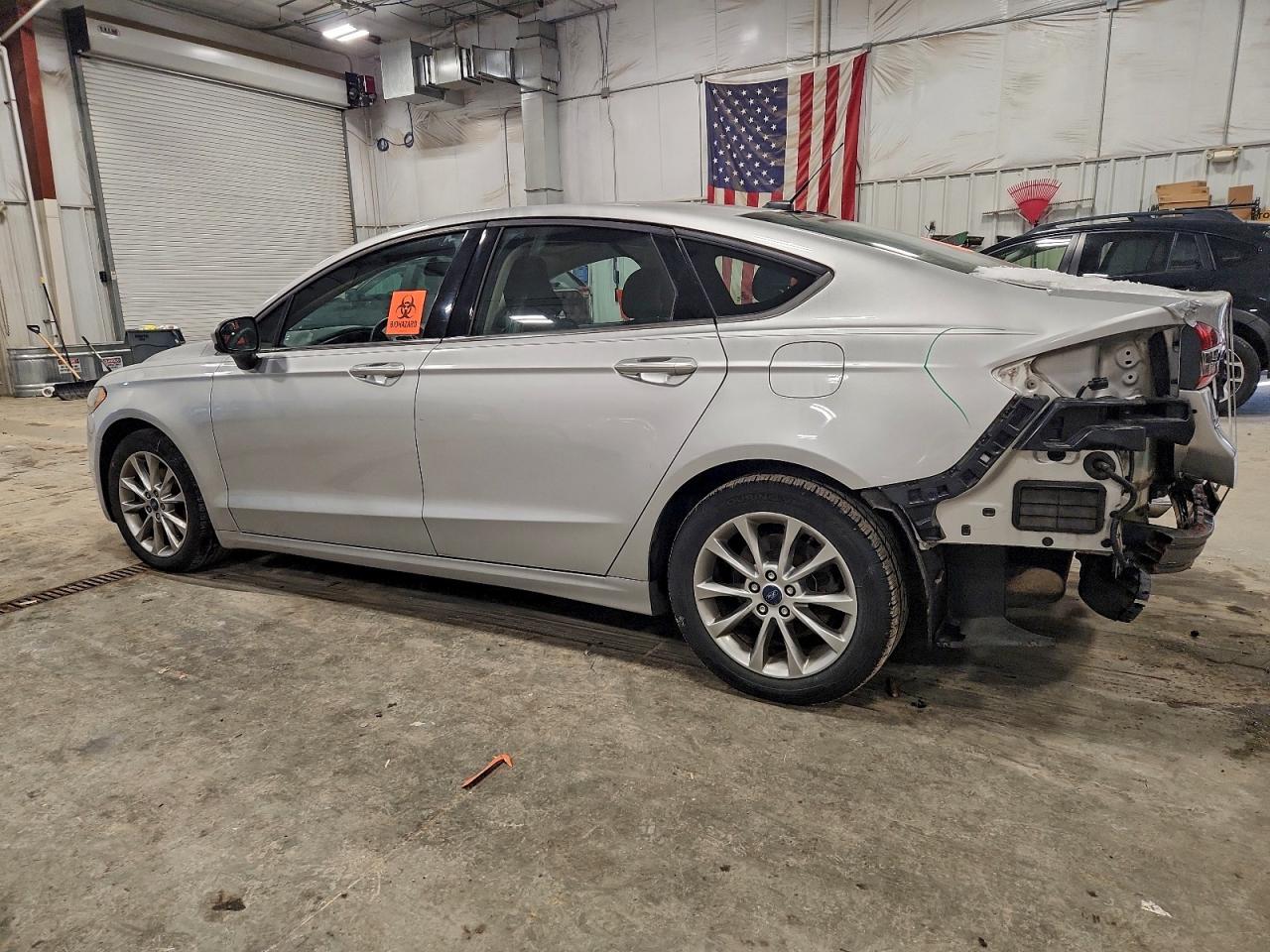 2017 FORD FUSION SE photo 2