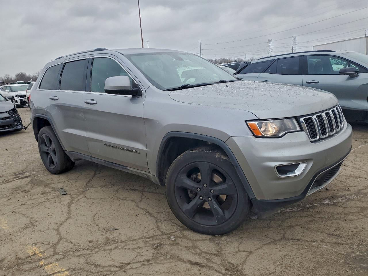 2018 JEEP GRAND CHEROKEE LAREDO photo 4