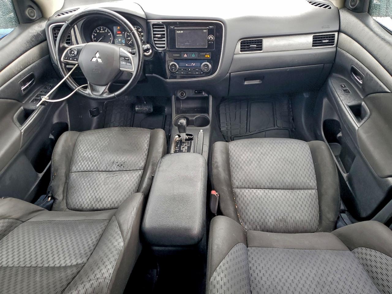 2014 MITSUBISHI OUTLANDER SE photo 8