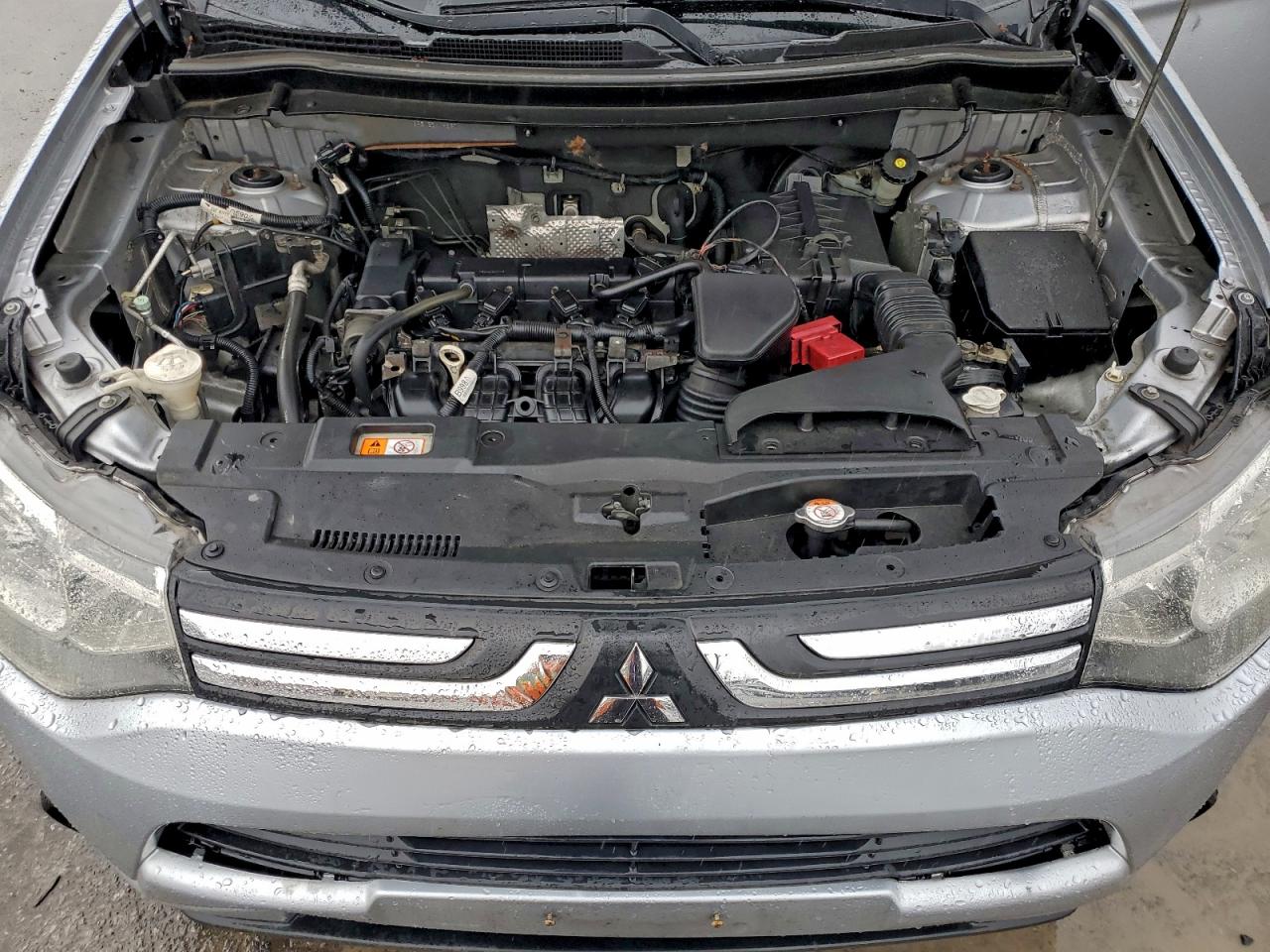 2014 MITSUBISHI OUTLANDER SE photo 12