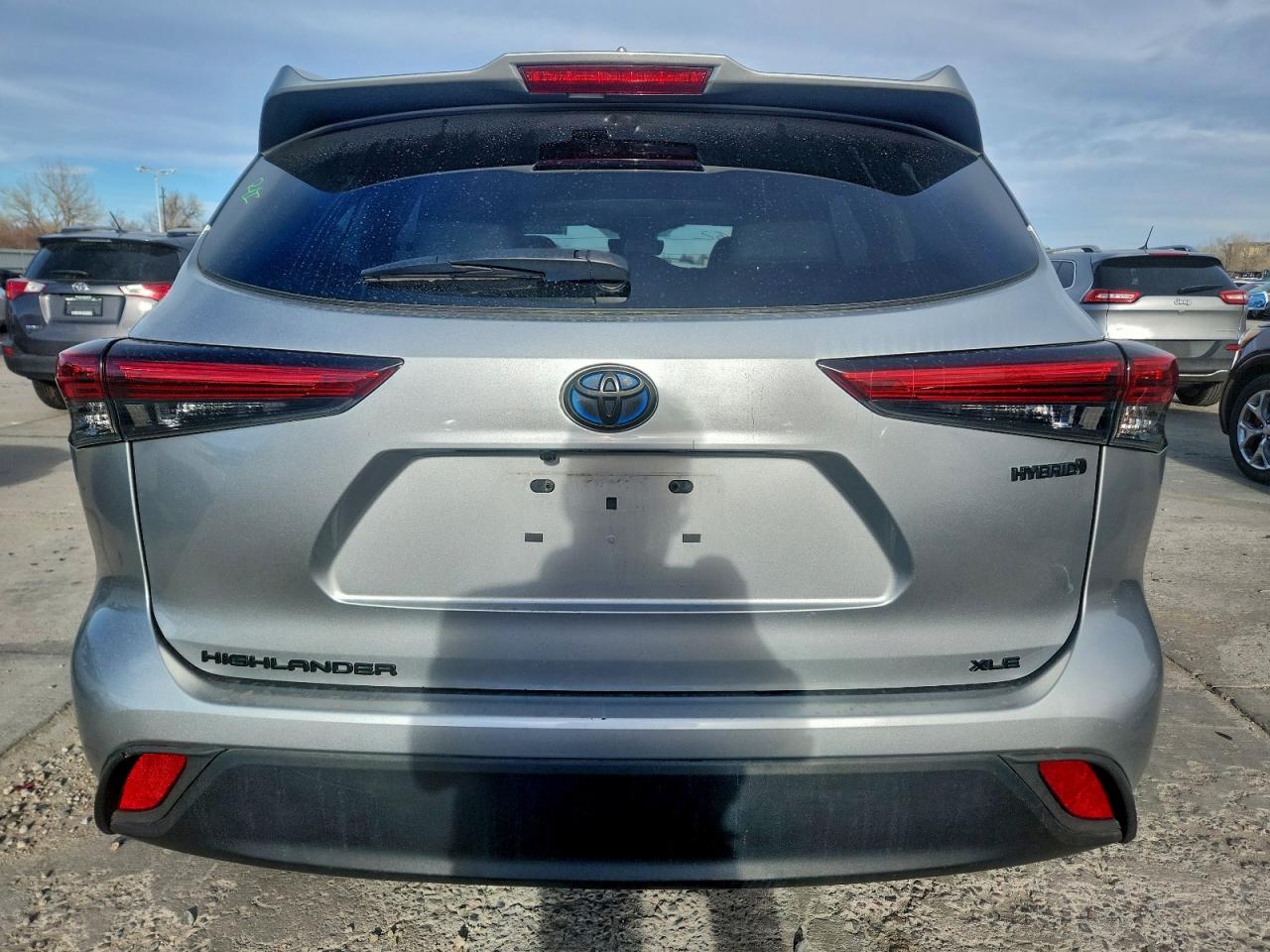 2022 TOYOTA HIGHLANDER HYBRID XLE photo 6