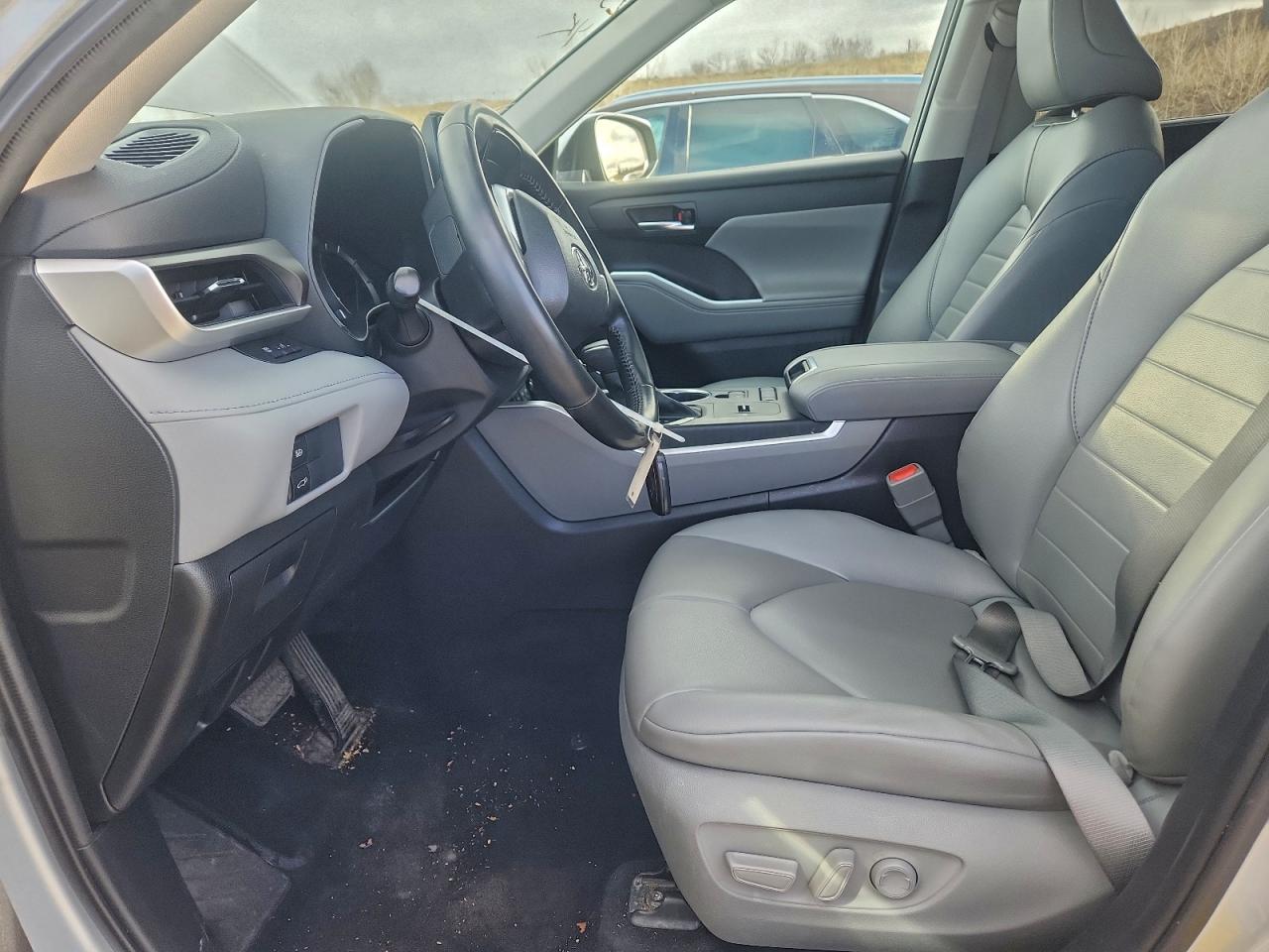 2022 TOYOTA HIGHLANDER HYBRID XLE photo 7