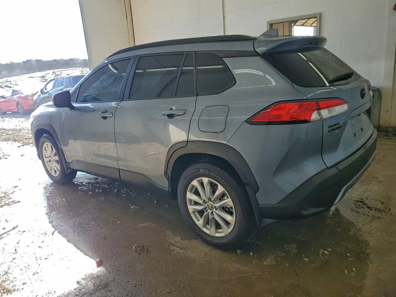 2024 TOYOTA COROLLA CROSS LE photo 2
