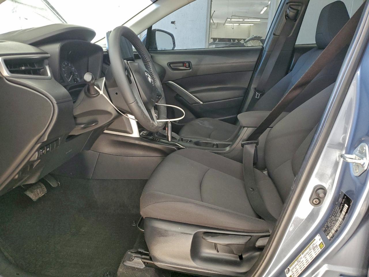 2024 TOYOTA COROLLA CROSS LE photo 7