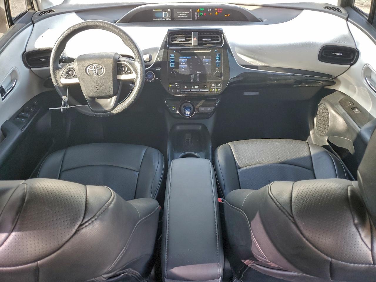 2016 TOYOTA PRIUS photo 8