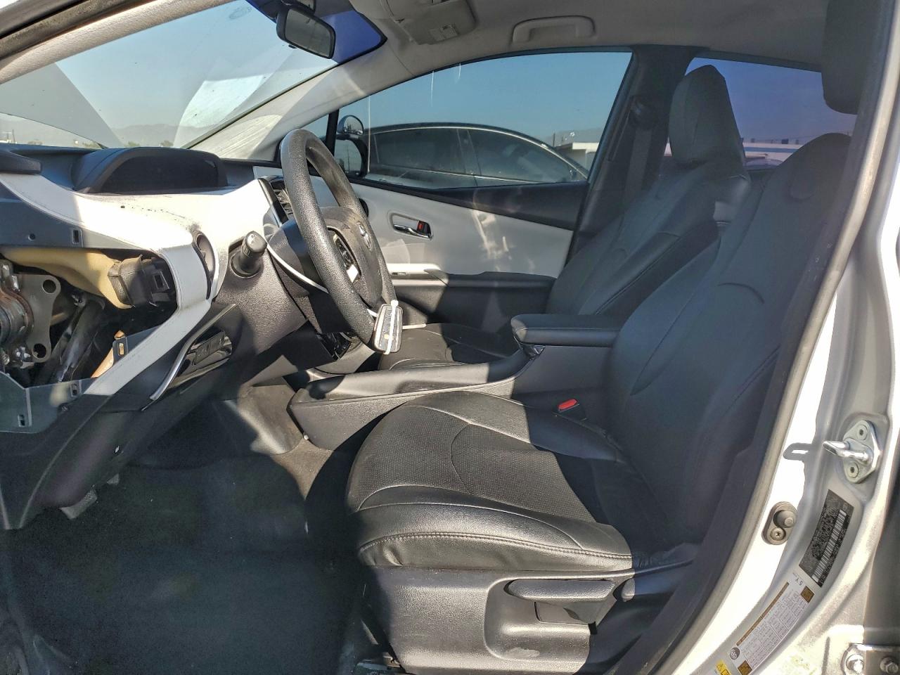 2016 TOYOTA PRIUS photo 7