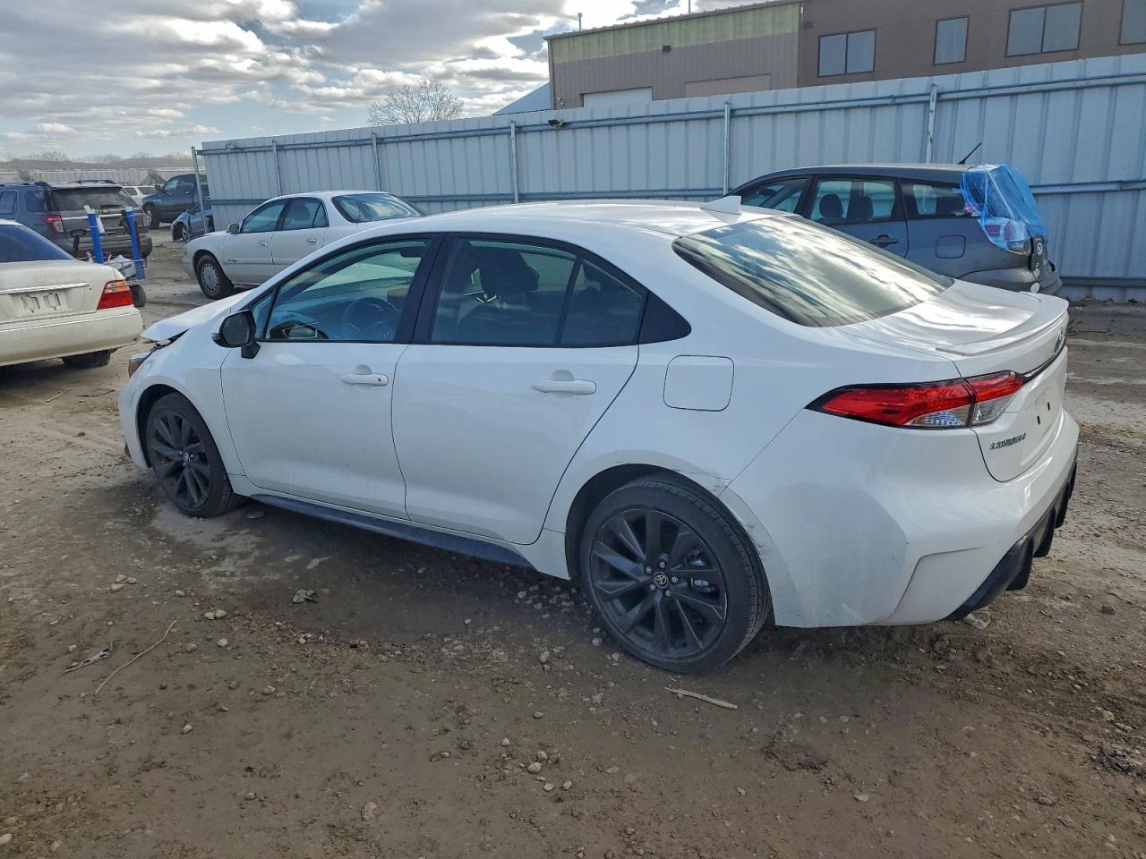2024 TOYOTA COROLLA LE photo 2
