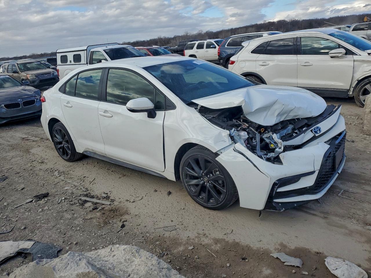 2024 TOYOTA COROLLA LE photo 4