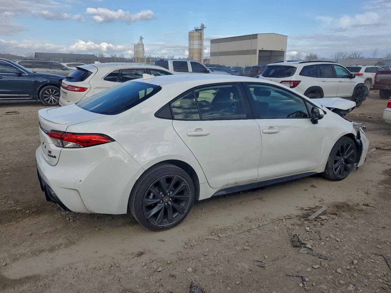 2024 TOYOTA COROLLA LE photo 3