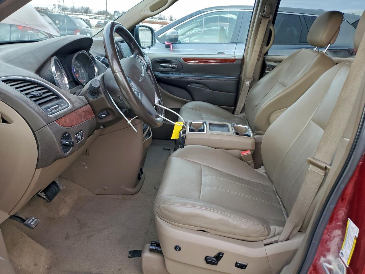 2012 CHRYSLER TOWN & COUNTRY TOURING photo 19