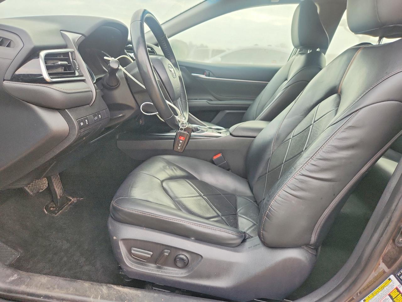 2018 TOYOTA CAMRY L photo 13
