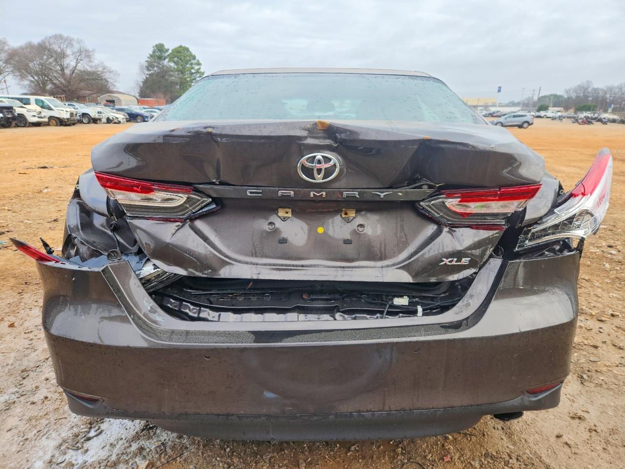 2018 TOYOTA CAMRY L photo 11
