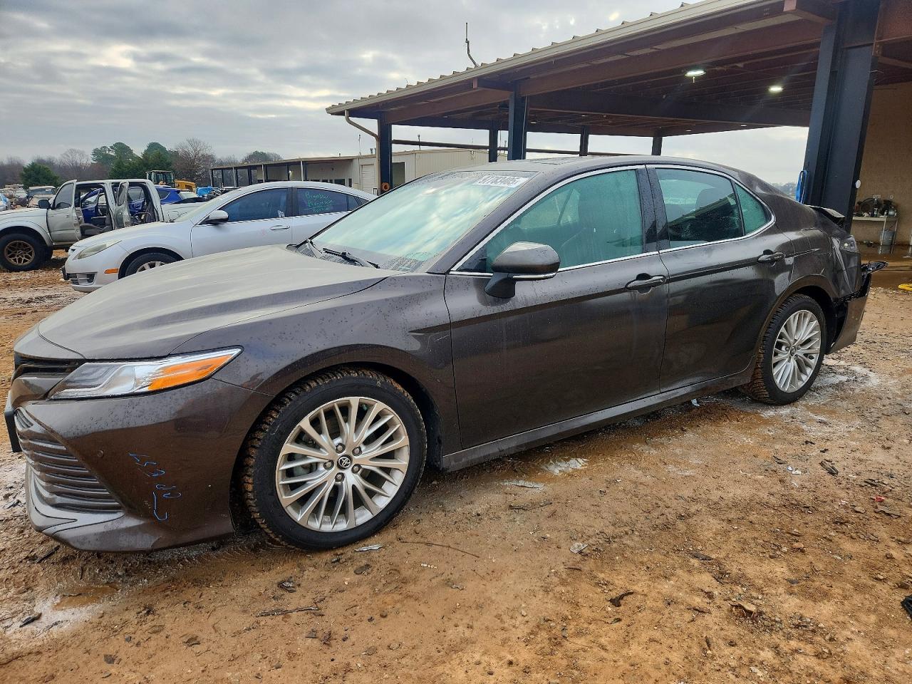 2018 TOYOTA CAMRY