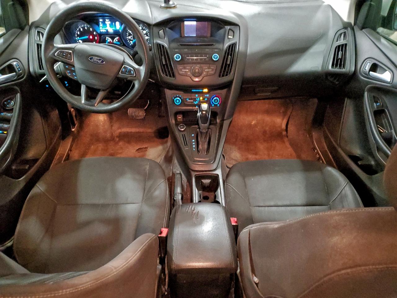 2015 FORD FOCUS SE photo 8