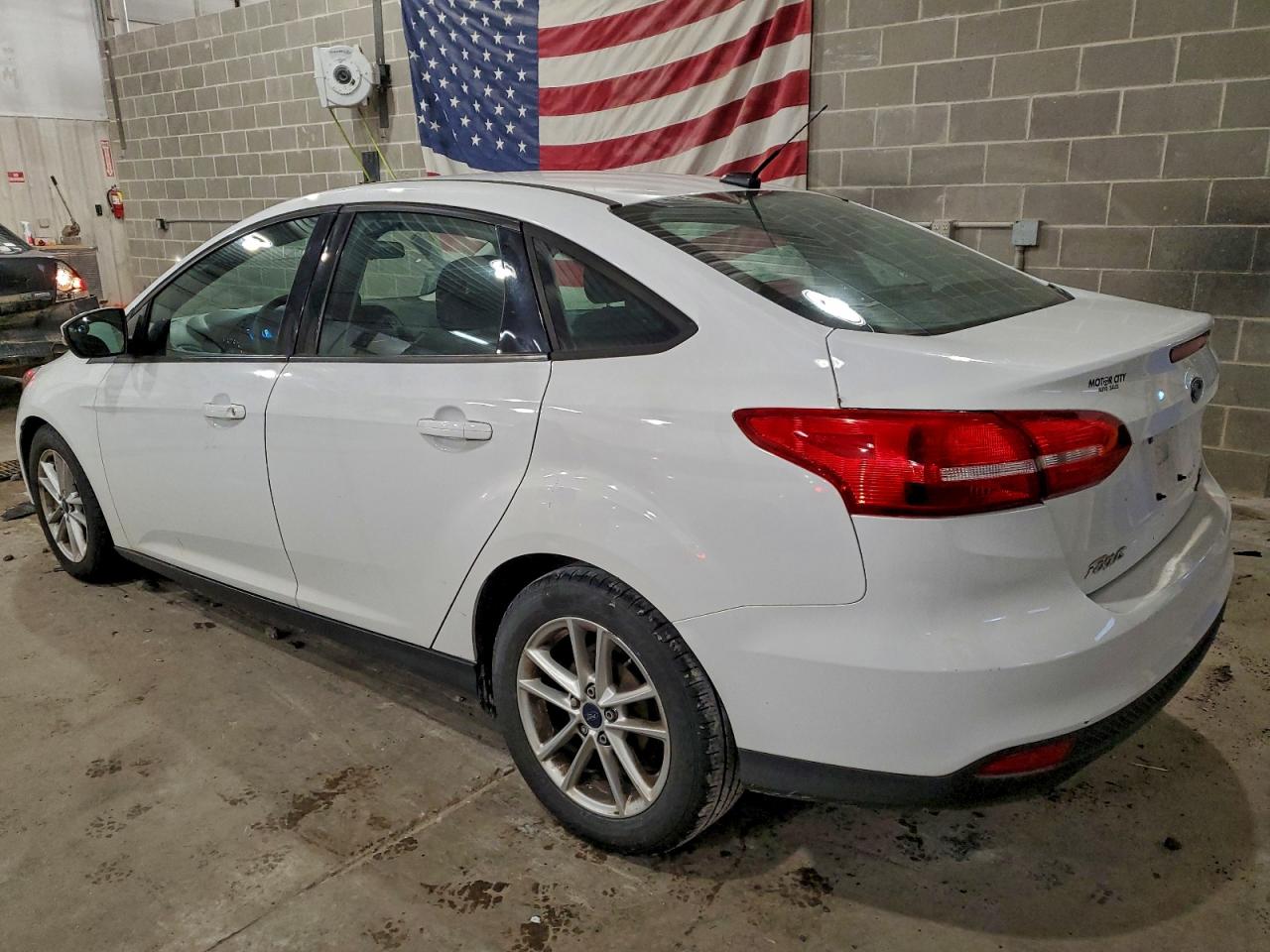 2015 FORD FOCUS SE photo 2