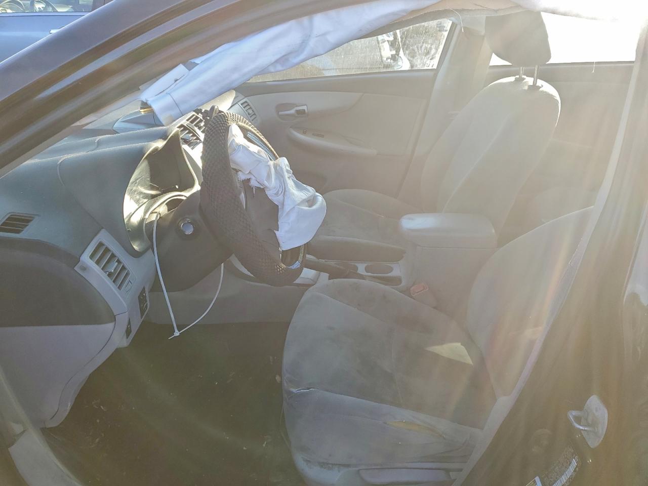 2013 TOYOTA COROLLA BASE photo 7