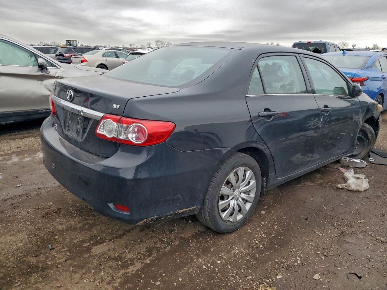 2013 TOYOTA COROLLA BASE photo 3