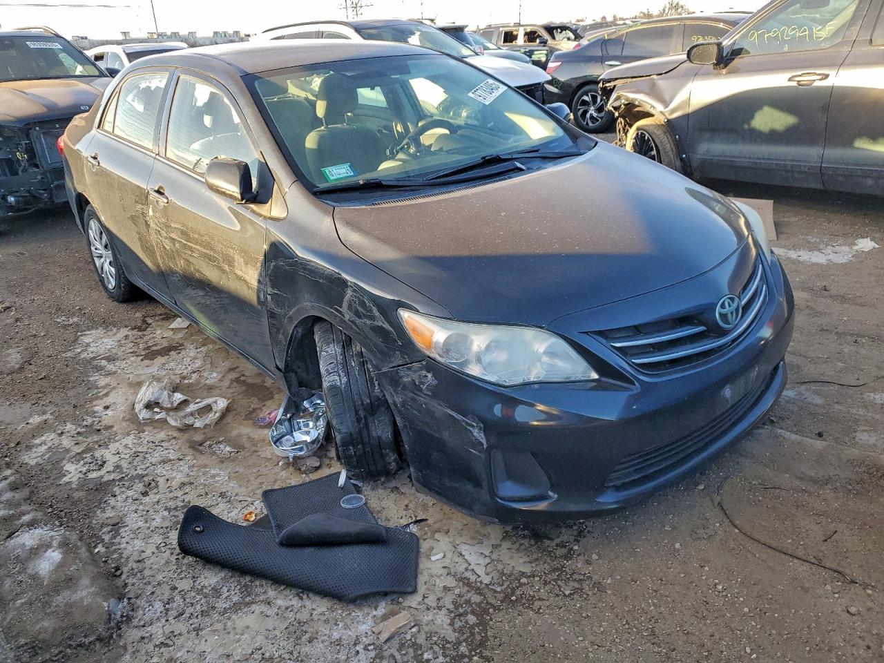 2013 TOYOTA COROLLA BASE photo 4
