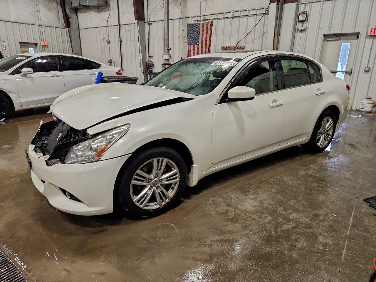 2013 INFINITI G37