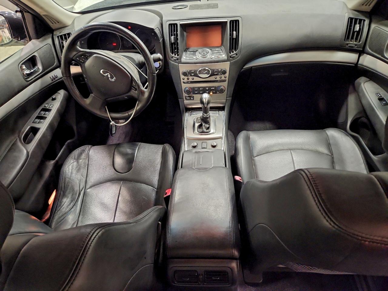 2013 INFINITI G37 photo 8