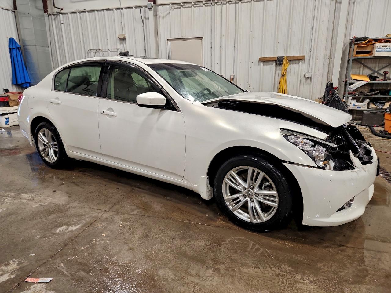 2013 INFINITI G37 photo 4