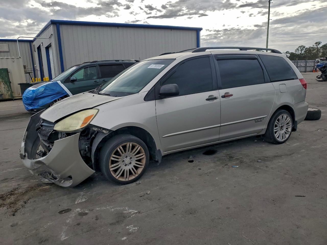 2004 TOYOTA SIENNA