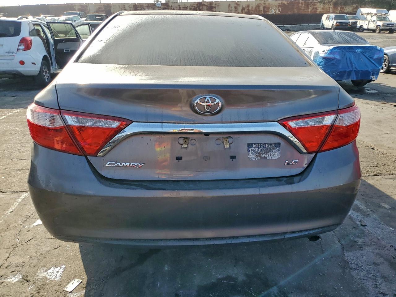 2015 TOYOTA CAMRY LE photo 6