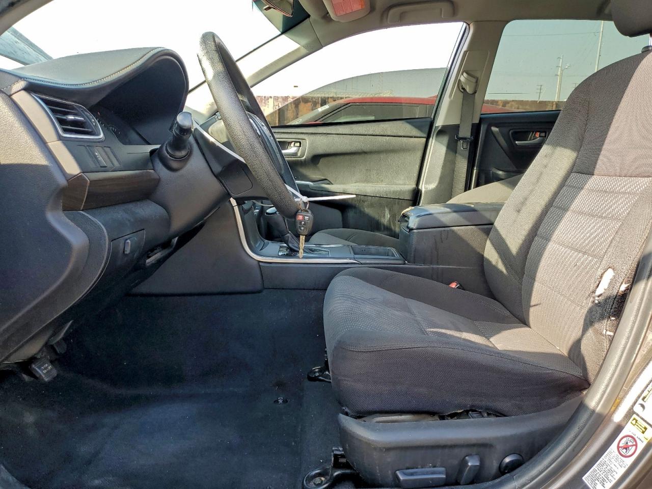 2015 TOYOTA CAMRY LE photo 7
