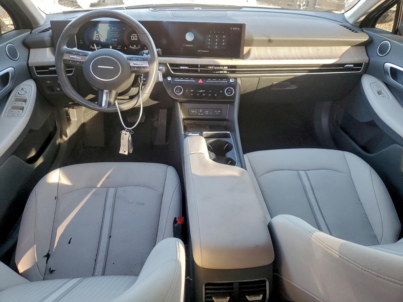 2025 HYUNDAI SONATA SEL photo 8