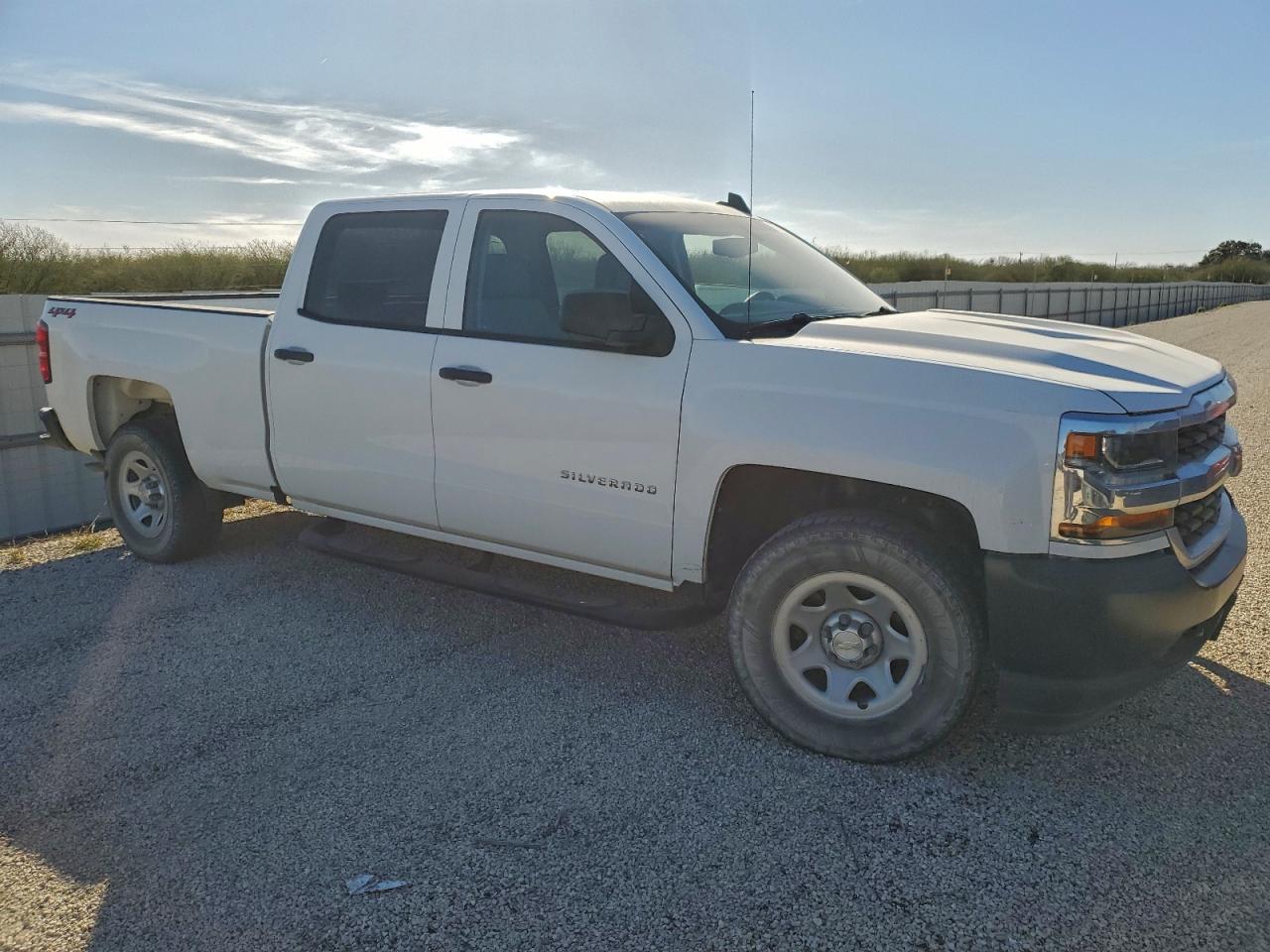 2018 CHEVROLET SILVERADO K1500 photo 4