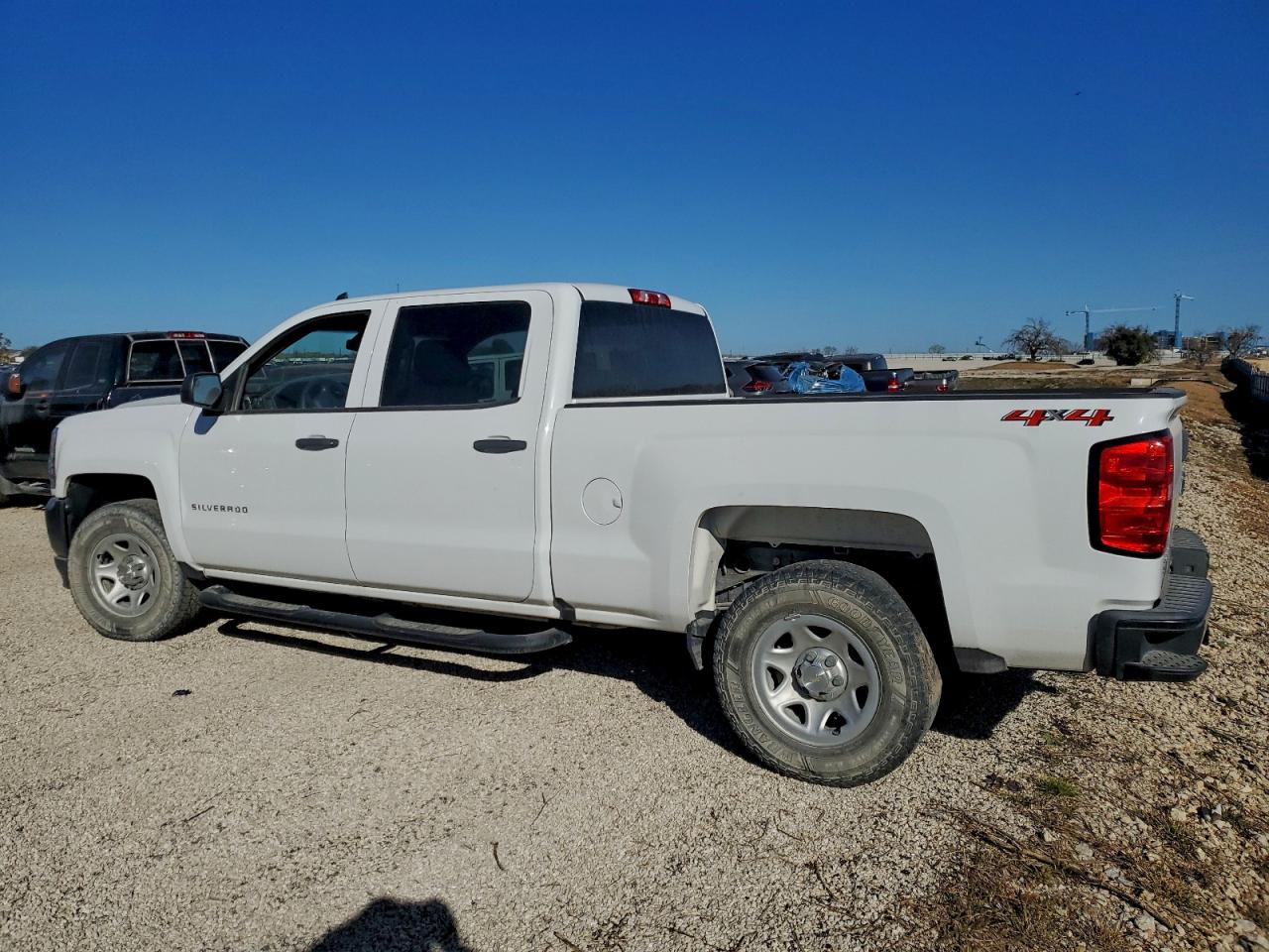 2018 CHEVROLET SILVERADO K1500 photo 2
