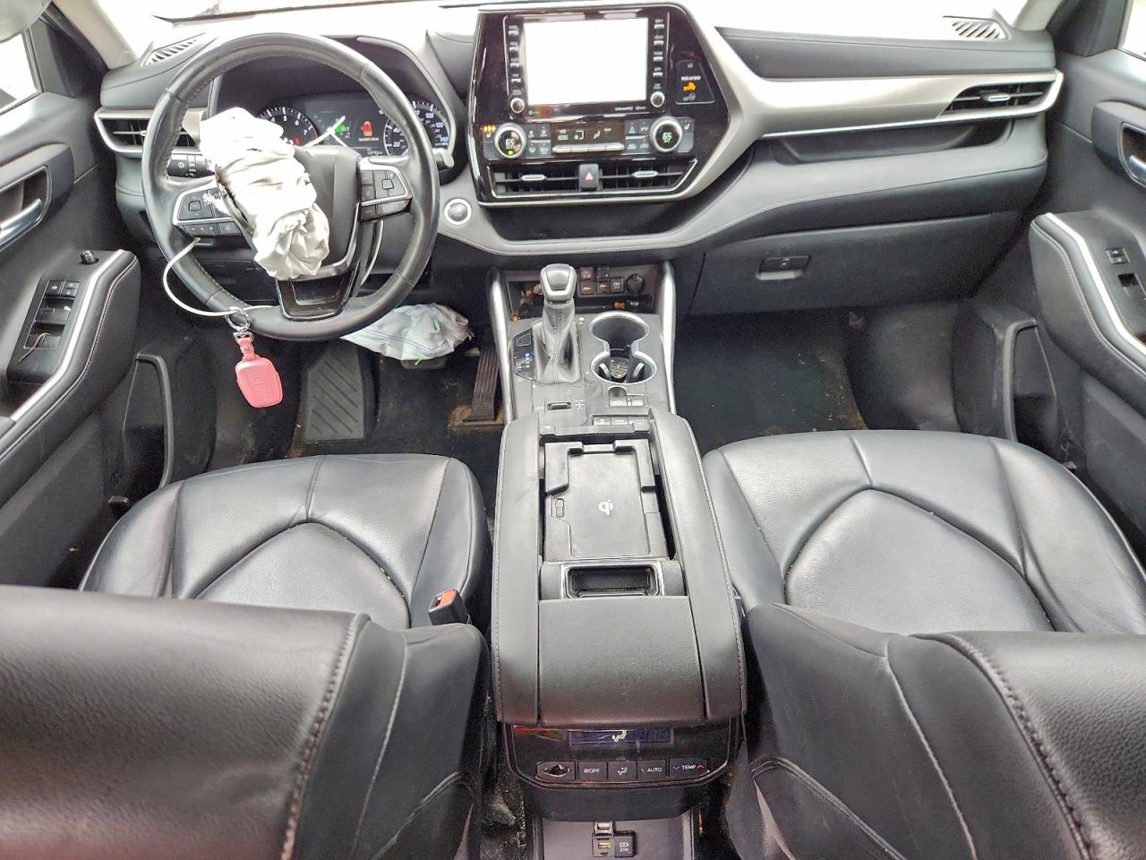 2020 TOYOTA HIGHLANDER XLE photo 8
