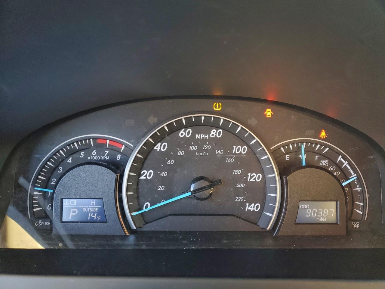 2015 TOYOTA CAMRY LE photo 17