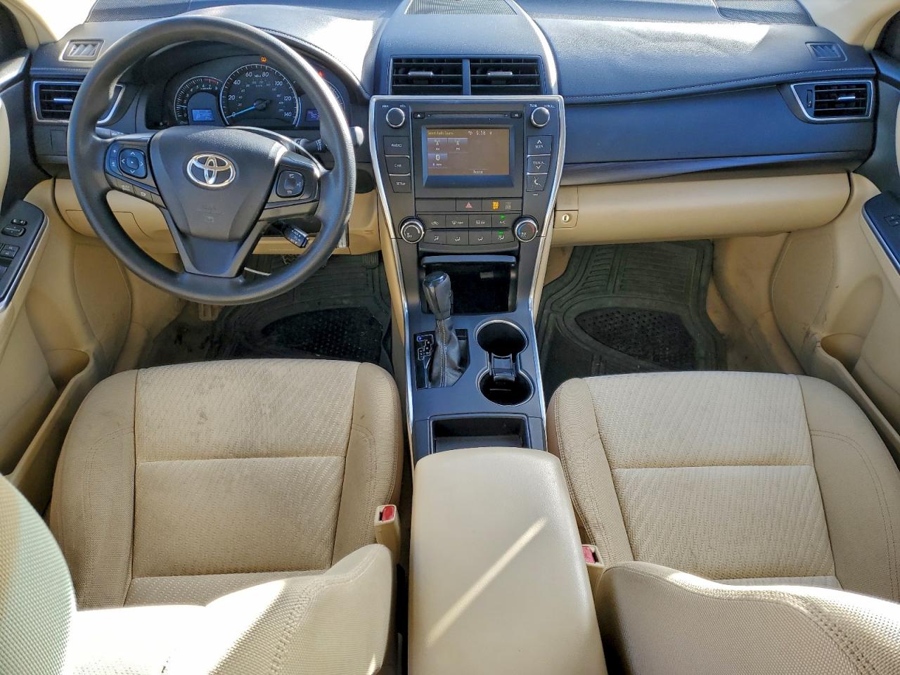 2015 TOYOTA CAMRY LE photo 15