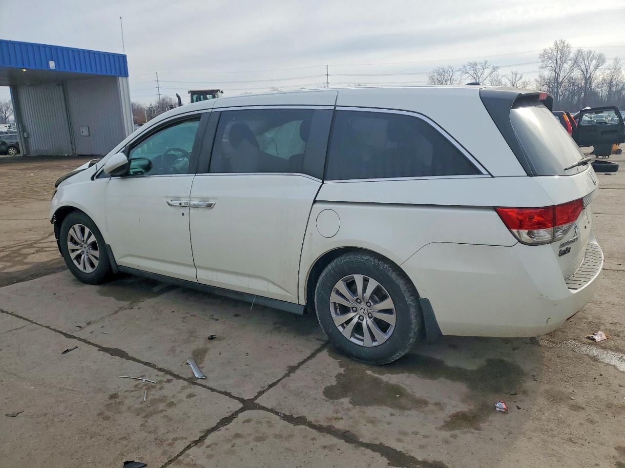 2016 HONDA ODYSSEY SE photo 2