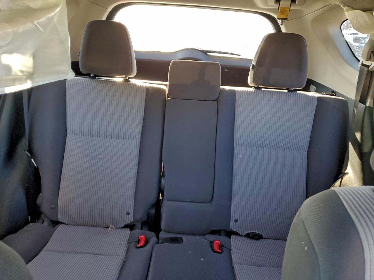 2015 TOYOTA RAV4 LE photo 10