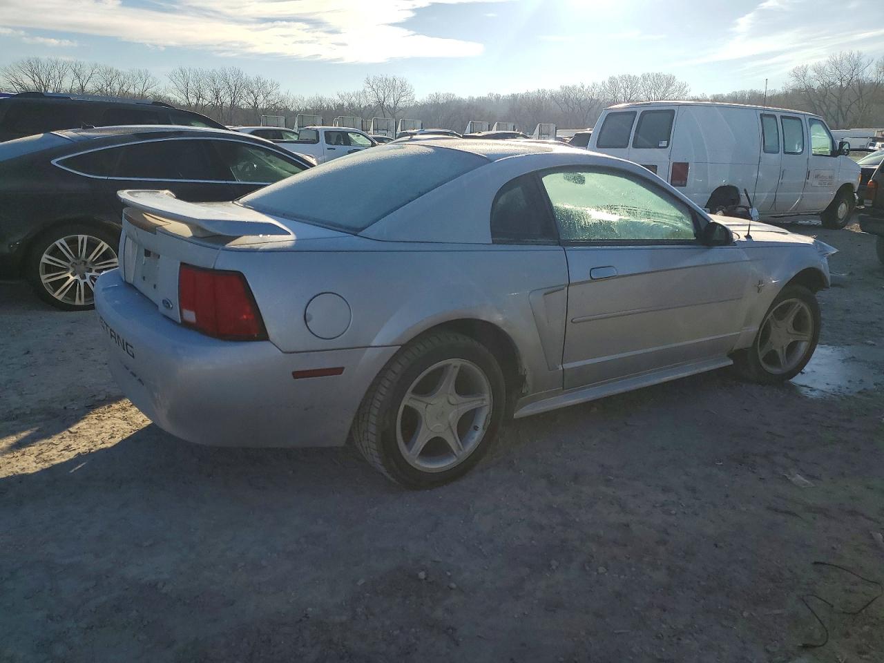 2002 FORD MUSTANG photo 3