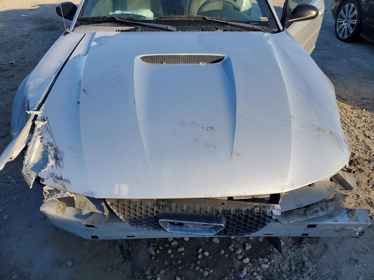 2002 FORD MUSTANG photo 11