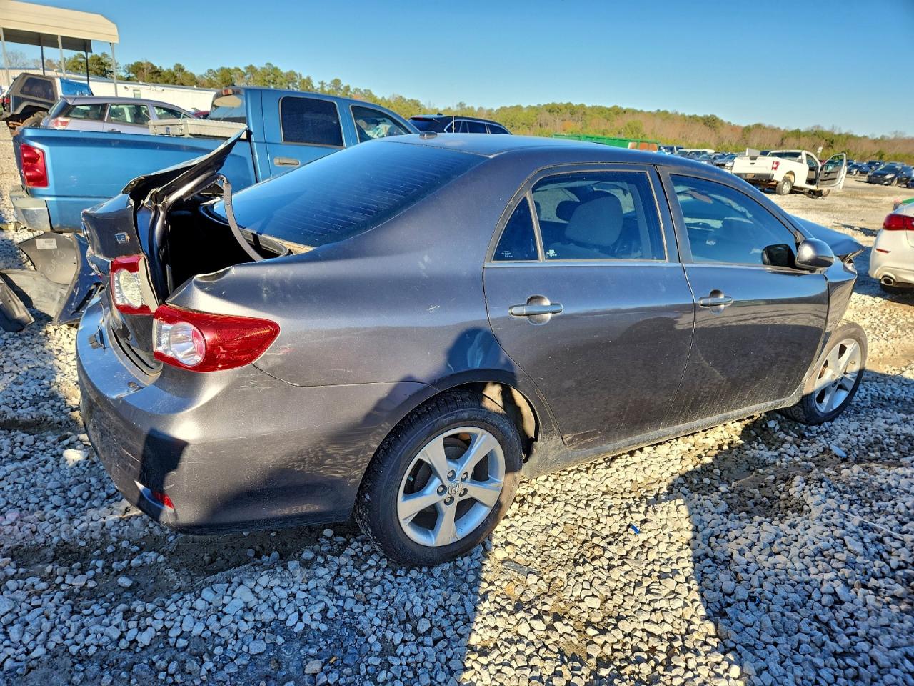 2013 TOYOTA COROLLA BASE photo 3