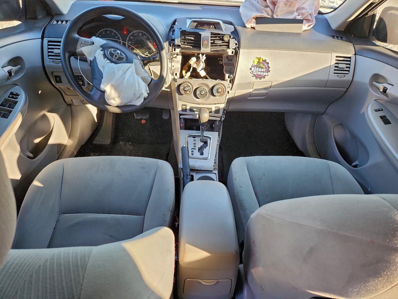 2013 TOYOTA COROLLA BASE photo 8