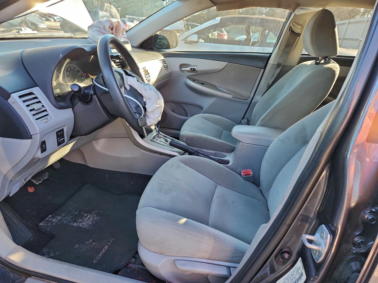 2013 TOYOTA COROLLA BASE photo 7